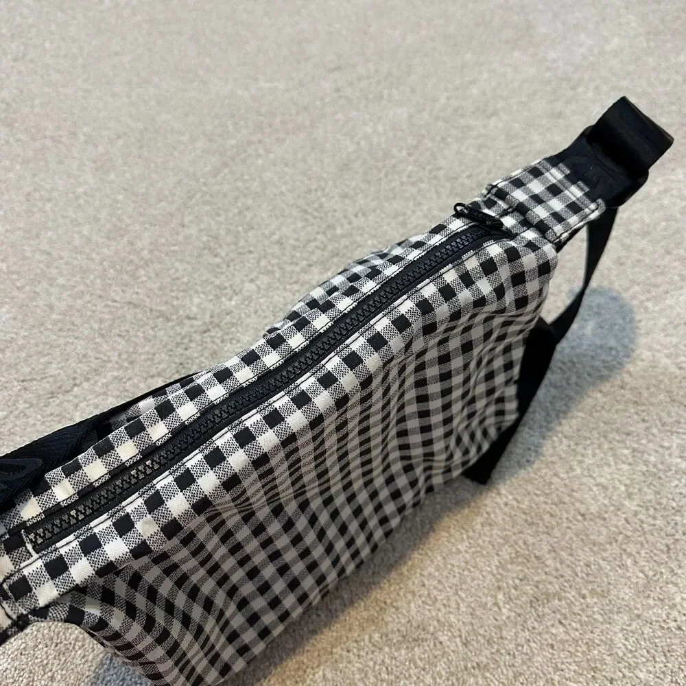 Baggu Medium Cargo Crossbody in Black & White Gingham